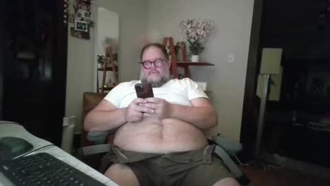 Snapshot of bigbearlittlebear2 chatting on 09/13/25, 07:30 Bear Woods online show from 09/13/25, 07:30