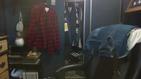 Snapshot of bigbeerdrinker1 chatting on 11/06/25, 04:41 bigbeerdrinker online show from 11/06/25, 04:41