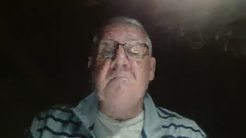 Snapshot of bigbeerdrinker1 chatting on 11/10/25, 09:14 bigbeerdrinker online show from 11/10/25, 09:14