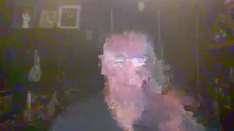 Snapshot of bigbeerdrinker1 chatting on 11/16/25, 04:01 bigbeerdrinker online show from 11/16/25, 04:01