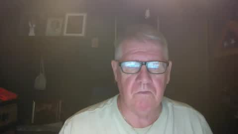 Snapshot of bigbeerdrinker1 chatting on 11/28/25, 05:21 bigbeerdrinker online show from 11/28/25, 05:21