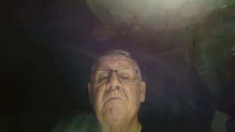 Snapshot of bigbeerdrinker1 chatting on 11/29/25, 12:57 bigbeerdrinker online show from 11/29/25, 12:57