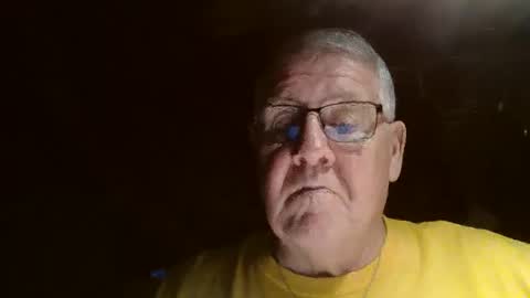 Snapshot of bigbeerdrinker1 chatting on 11/30/25, 11:42 bigbeerdrinker online show from 11/30/25, 11:42