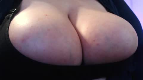 bigbittiesandfun online show from 04/23/26, 11:40