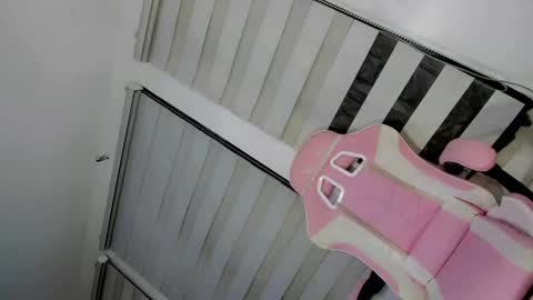 Snapshot of bigblack_barbie69 chatting on 11/28/25, 03:47 kendra online show from 11/28/25, 03:47