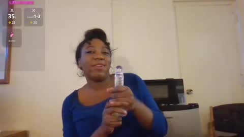 Snapshot of bigboobs_bouncin chatting on 12/03/24, 05:12 Ashley online show from 12/03/24, 05:12