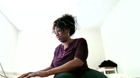 Ashley online show from 04/10/26, 12:10