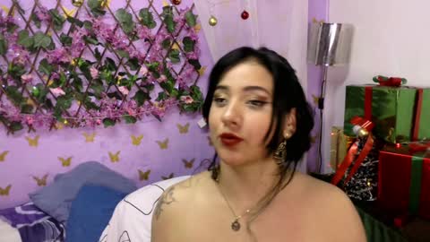 Snapshot of bigboobsrose chatting on 12/13/24, 11:13 Rose online show from 12/13/24, 11:13
