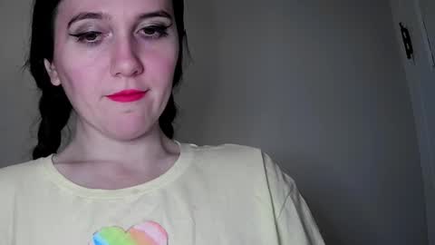 Isabella online show from 02/09/25, 12:17