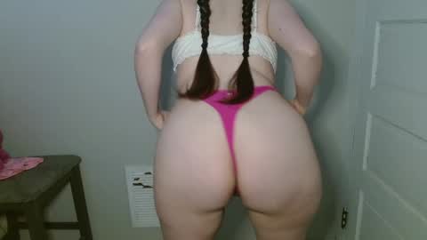 Isabella online show from 11/18/25, 01:15