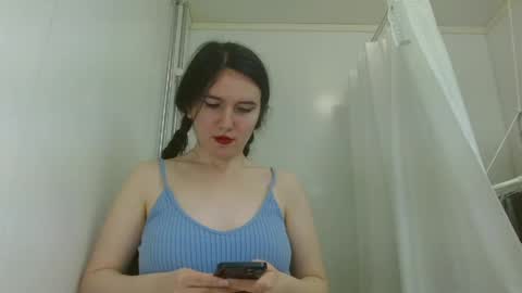 Isabella online show from 04/04/26, 08:12