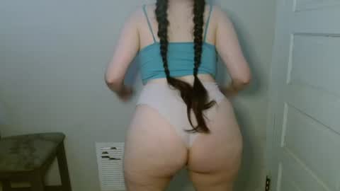 Isabella online show from 06/30/26, 04:08