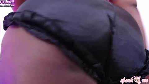 Snapshot of bigbootymommyy chatting on 10/31/25, 05:25 bigbootymommyy online show from 10/31/25, 05:25