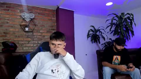 Snapshot of bigbros18 chatting on 12/15/25, 01:26 MOD ramon My team is mickey and roman online show from 12/15/25, 01:26