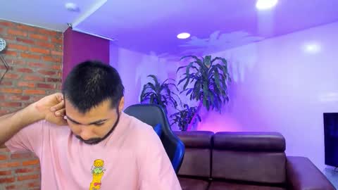 Snapshot of bigbros18 chatting on 12/16/25, 01:05 MOD ramon My team is mickey and roman online show from 12/16/25, 01:05