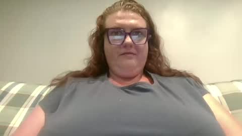 bigbustytittiescouple online show from 06/17/26, 01:30