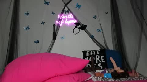 bigbuttsarena online show from 01/12/25, 01:00