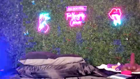 bigbuttsarena online show from 03/11/26, 08:26