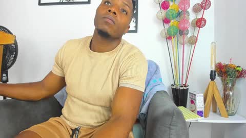 sexy muscle online show from 01/20/25, 03:15