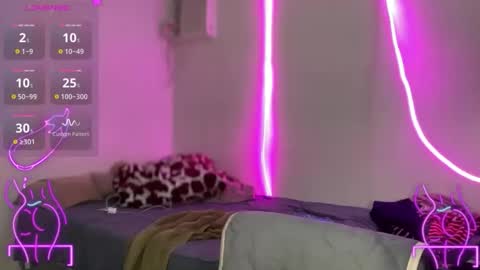 Snapshot of bigcockamanda23 chatting on 12/22/25, 11:35 queen amanda online show from 12/22/25, 11:35