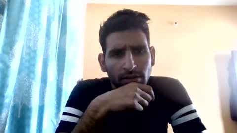 Snapshot of bigcockboy2580 chatting on 10/28/25, 07:45 akash online show from 10/28/25, 07:45