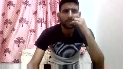 Snapshot of bigcockboy2580 chatting on 11/19/25, 08:25 akash online show from 11/19/25, 08:25