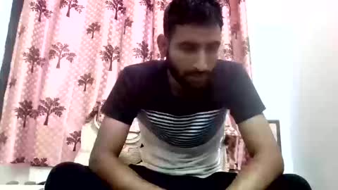 Snapshot of bigcockboy2580 chatting on 12/17/25, 08:09 akash online show from 12/17/25, 08:09