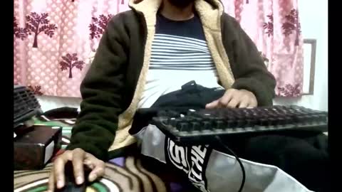 Snapshot of bigcockboy2580 chatting on 12/17/25, 08:15 akash online show from 12/17/25, 08:15