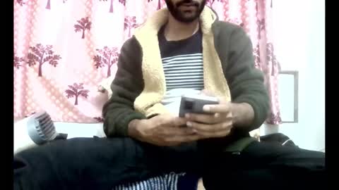 Snapshot of bigcockboy2580 chatting on 12/18/25, 03:51 akash online show from 12/18/25, 03:51