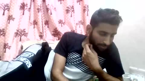 Snapshot of bigcockboy2580 chatting on 12/21/25, 08:32 akash online show from 12/21/25, 08:32