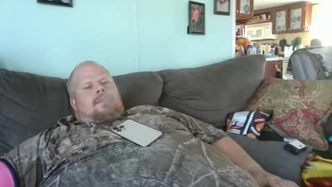 Tiny online show from 02/04/25, 04:08