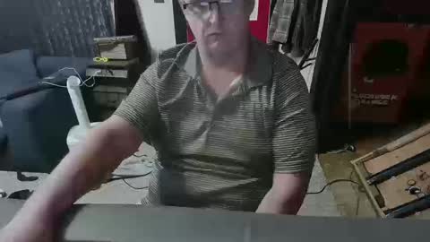 Darryl online show from 10/10/25, 12:04