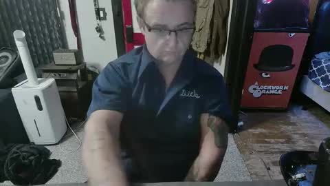 Darryl online show from 11/19/25, 10:54