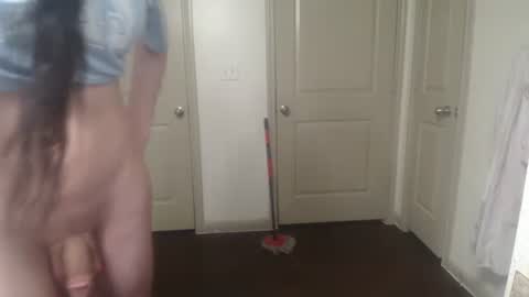 Snapshot of bigdicktrannynicole chatting on 02/18/25, 08:05 bigdicktrannynicole online show from 02/18/25, 08:05