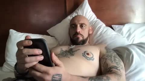 Snapshot of bigdikdaddydrew69 chatting on 12/17/24, 08:32 bigdikdaddydrew69 online show from 12/17/24, 08:32