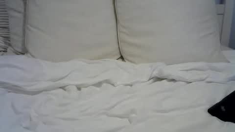 Snapshot of bigdnib chatting on 12/18/25, 04:13 bigdnib online show from 12/18/25, 04:13