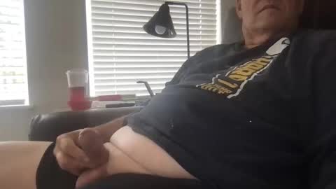 Snapshot of bigdog62_1 chatting on 10/30/25, 09:37 Bigdog62 online show from 10/30/25, 09:37