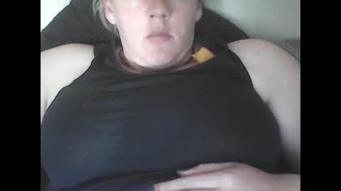 Snapshot of bigdoublee chatting on 12/19/25, 05:14 bigdoublee online show from 12/19/25, 05:14