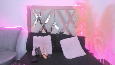 Lucy and Fred online show from 02/21/25, 08:49