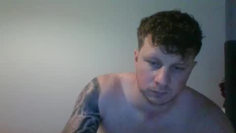 Snapshot of biggaz86 chatting on 12/01/25, 10:20 biggaz86 online show from 12/01/25, 10:20