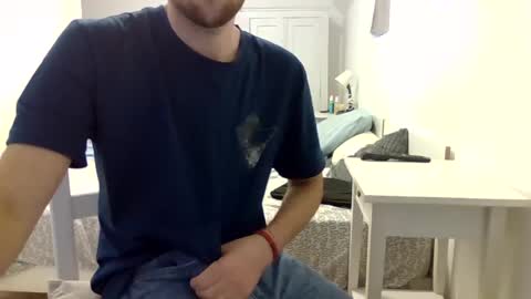 Snapshot of biggbaguette1 chatting on 09/25/25, 01:26 biggbaguette1 online show from 09/25/25, 01:26