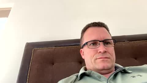 bigger22332233 online show from 02/08/25, 08:21