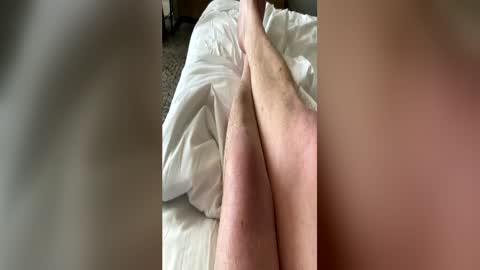 bigger22332233 online show from 04/19/26, 09:17