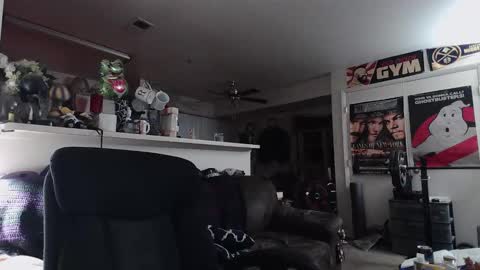 biggerisbetter21 online show from 02/25/26, 04:44