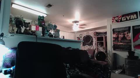 biggerisbetter21 online show from 03/02/26, 07:37