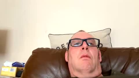 Snapshot of biggloves4bighands chatting on 10/24/25, 09:06 biggloves4bighands online show from 10/24/25, 09:06