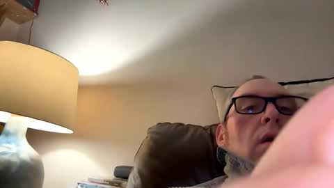 Snapshot of biggloves4bighands chatting on 12/16/25, 02:44 biggloves4bighands online show from 12/16/25, 02:44