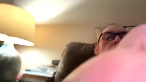 Snapshot of biggloves4bighands chatting on 12/17/25, 11:27 biggloves4bighands online show from 12/17/25, 11:27