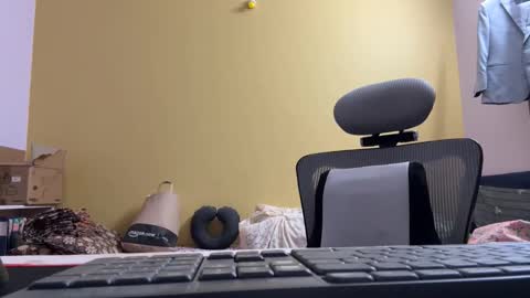 bighandsomesatisfy online show from 04/05/26, 06:16