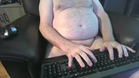 Snapshot of bighardmark chatting on 02/19/25, 04:11 bighardmark online show from 02/19/25, 04:11